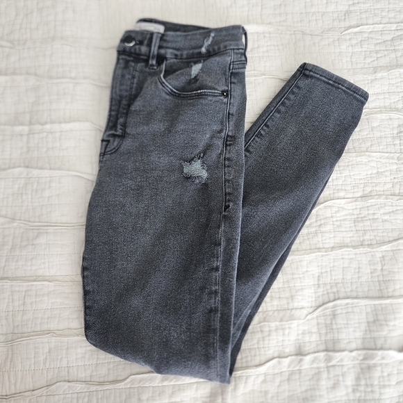 Good American Good Waist Distressed Skinny Jeans Black | Size 4/27 - Picture 6 of 9